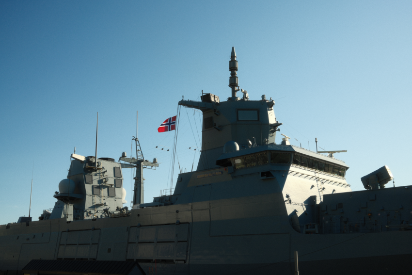 navy warship radar antenna